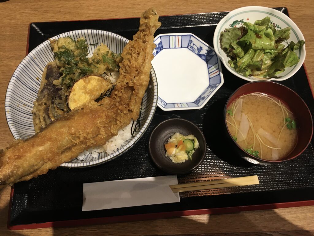 新宿西口で穴子丼天ぷら