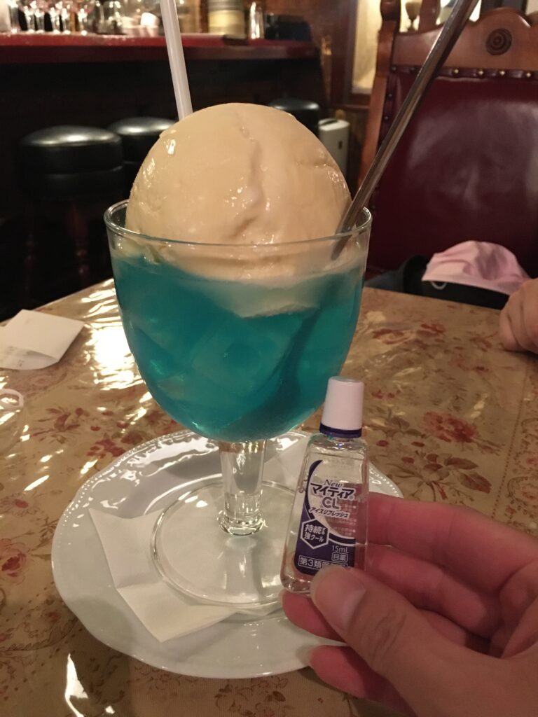 大きいクリームソーダ飲めるお店