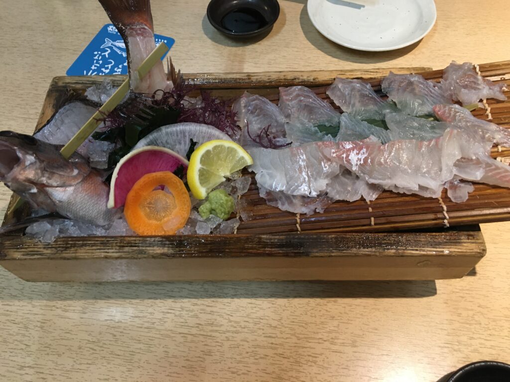 釣れたての鯛の刺身