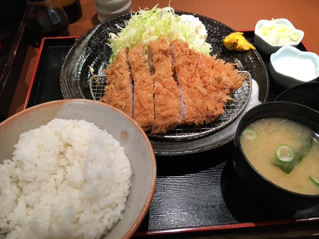 とんかつ定食 新宿駅前おすすめひとりランチとんかつ定食