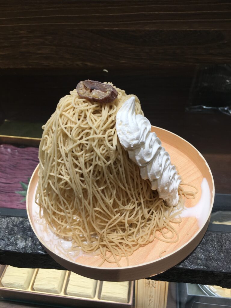 傾いた生絞りモンブラン
