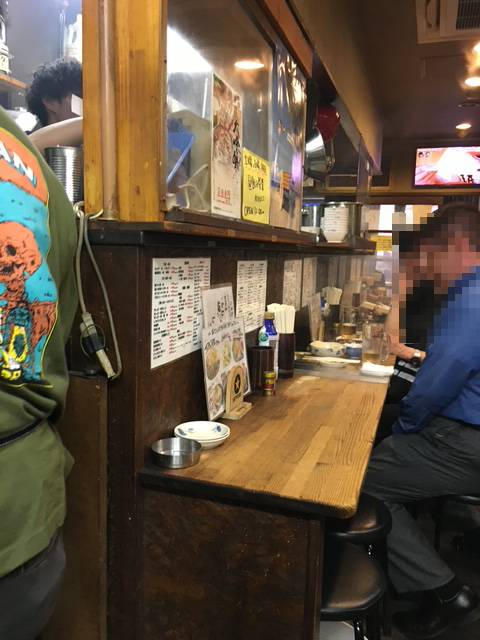 大衆酒場の店内 もつ焼きおとんば店内写真