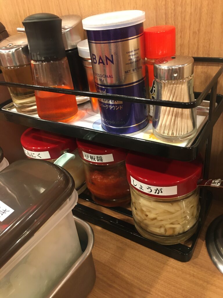横浜家系ラーメン 町田商店 四谷麹町店1