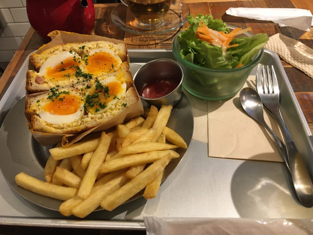 上野御徒町EGGBABYCAFE (エッグベイビーカフェ)の半熟卵サンド