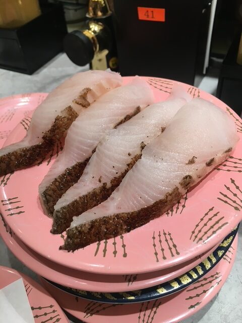 根室花まる KITTE丸の寿司あぶらガレイ