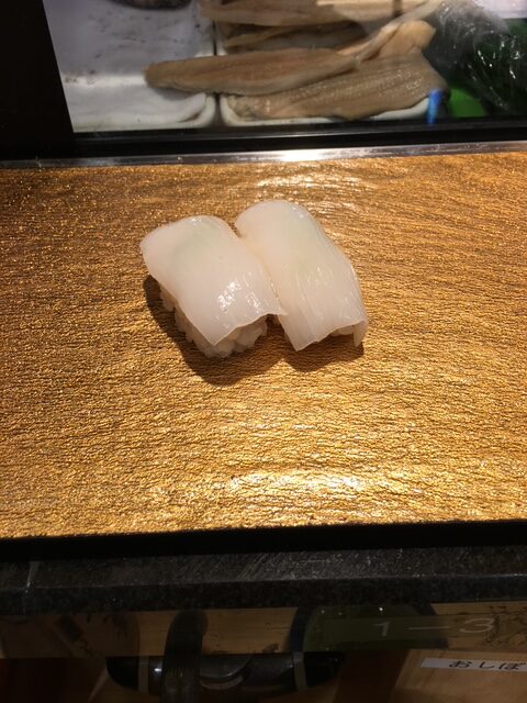 新宿駅改札内の立ち食い寿司