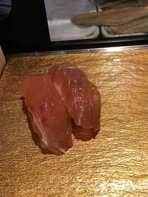 新宿駅改札内の立ち食い寿司