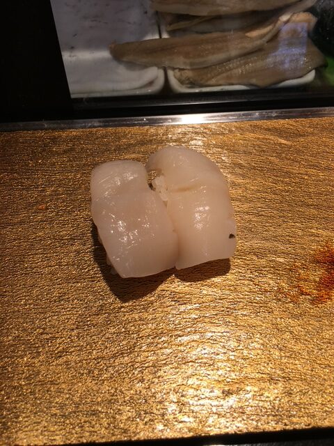 新宿駅改札内の立ち食い寿司