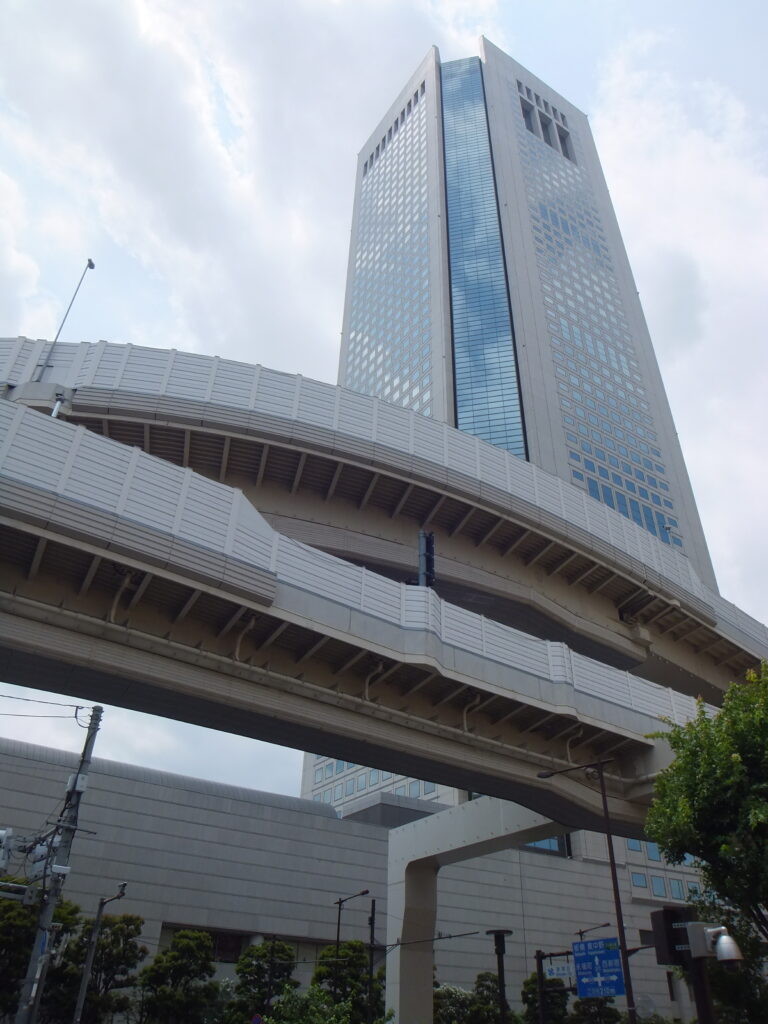 東京オペラシティタワー