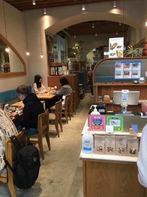 つばめパン店内写真2 名古屋駅前つばめパン店内写真2