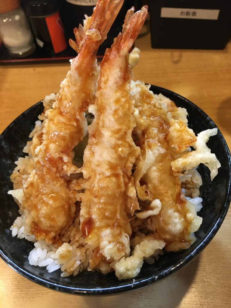 海老天丼 東京神田下町の老舗の天ぷら屋