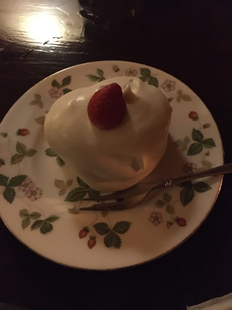 甲府駅周辺の喫茶店ロッシュのケーキ