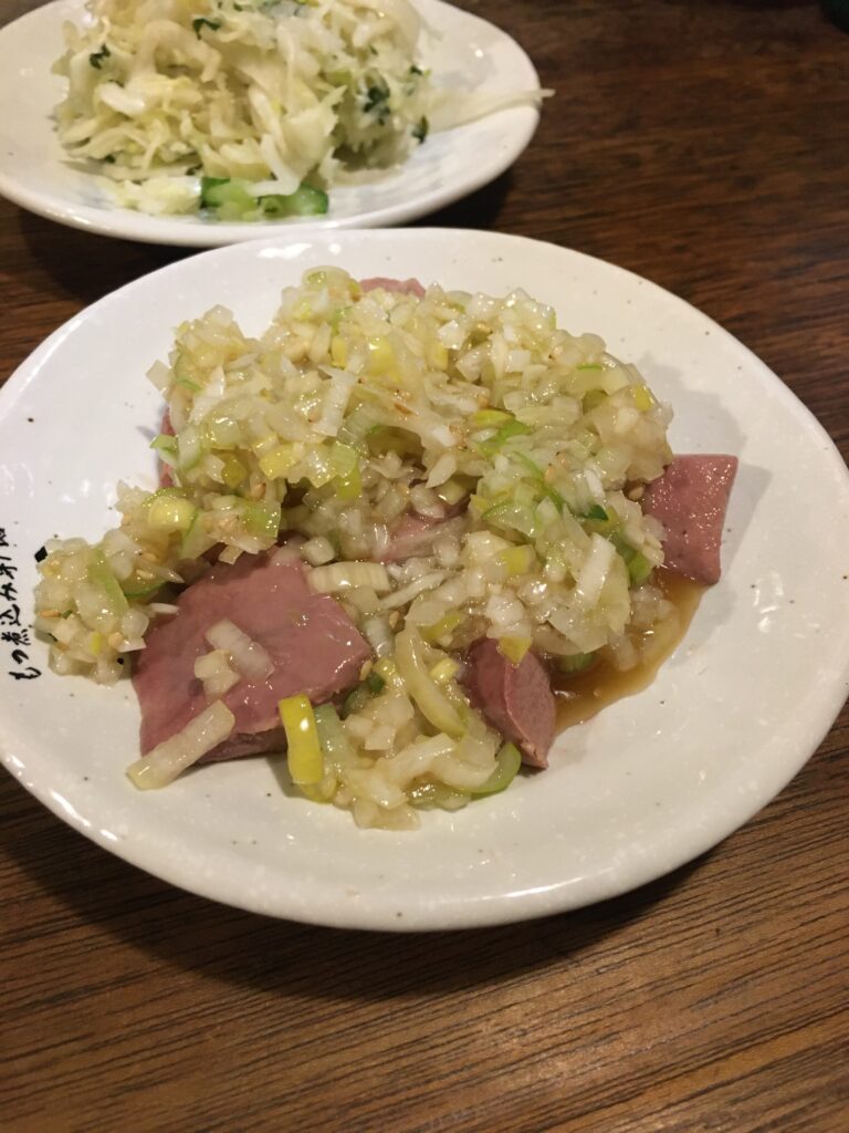 新宿で安くて美味しい生肉が食べられるお店