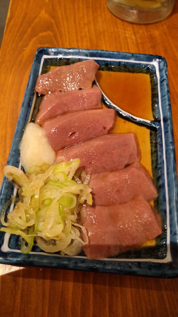 新宿の居酒屋で美味しいレバーの刺身