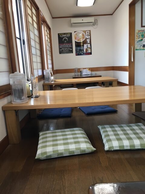 佐野らーめん日向屋【ひなたや】の店内写真2