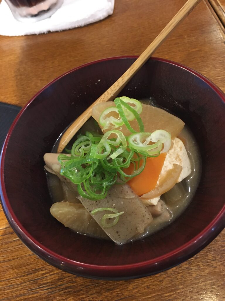 立川のたまがわのもつ煮