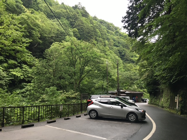 日原鍾乳洞の駐車場