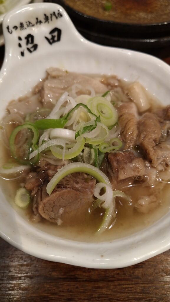 新宿三丁目沼田の塩もつ煮込み