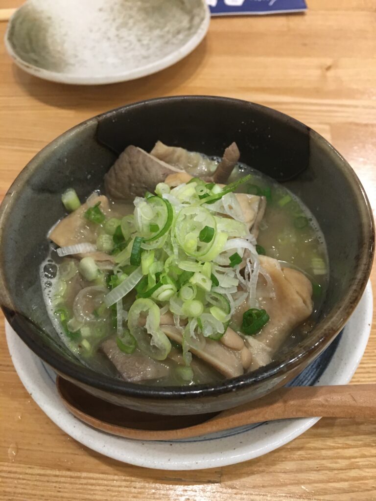 八王子の居酒屋 月忠 げっちゅうのもつ煮込み