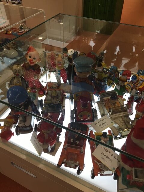 昔のブリキ玩具