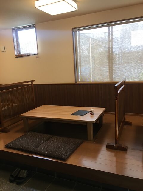 足利市の蕎麦切り稲おかの店内写真